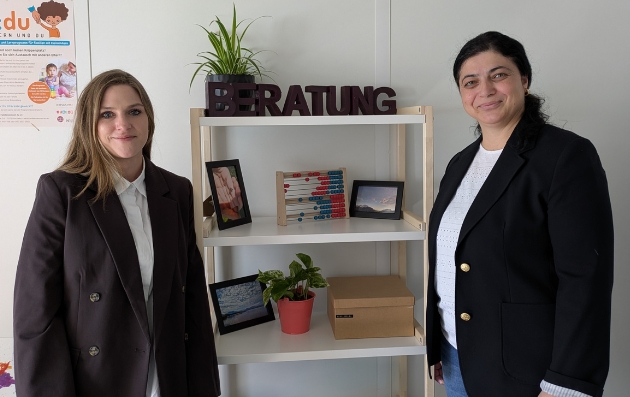 Auf dem Bild sind Frau Hölscher (links) und Frau Kurt (rechts).